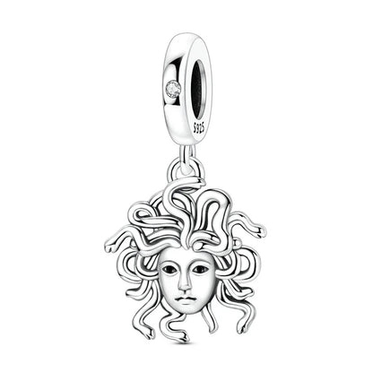 Berloque Medusa em Prata 925